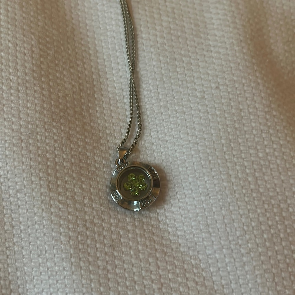 Vintage Dirui 18k GP Spinning Flower Pendant ~ Peridot Green Colored Stones